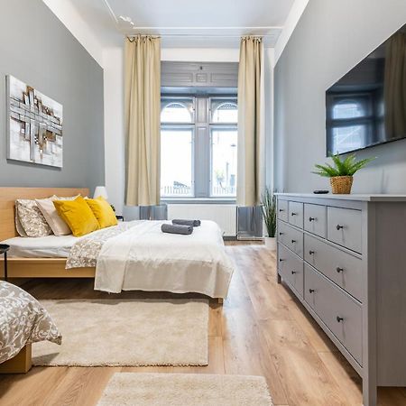 Deluxe Kazincy Apartment In The Heart Of Budapest Esterno foto