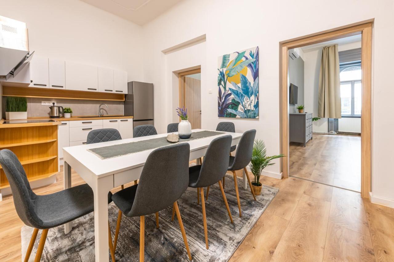 Deluxe Kazincy Apartment In The Heart Of Budapest Esterno foto