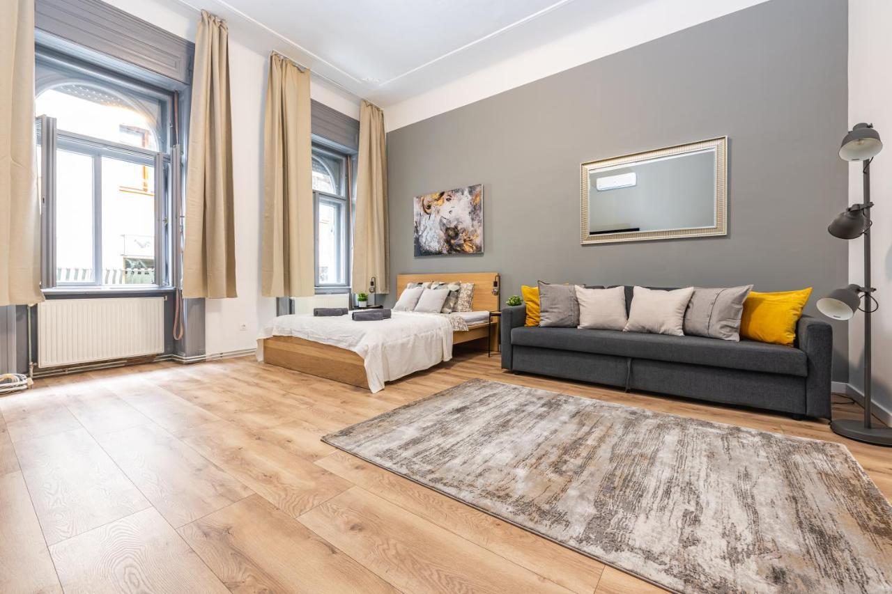 Deluxe Kazincy Apartment In The Heart Of Budapest Esterno foto