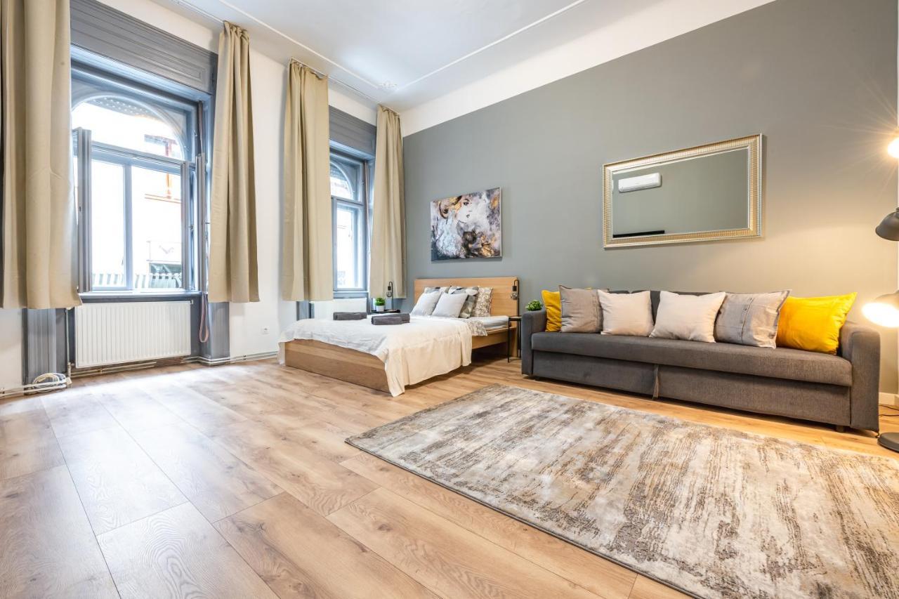Deluxe Kazincy Apartment In The Heart Of Budapest Esterno foto
