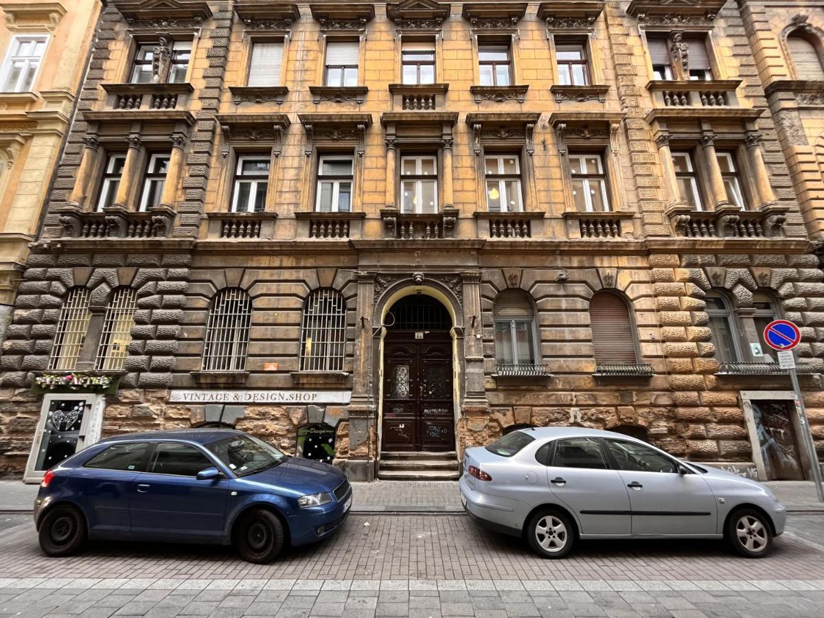 Deluxe Kazincy Apartment In The Heart Of Budapest Esterno foto